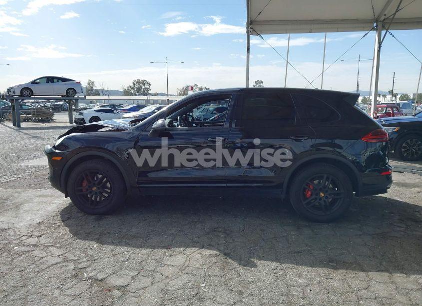 Photo 14 of 2016 Porsche Cayenne N/A (VIN WP1AA2A21GKA13124)