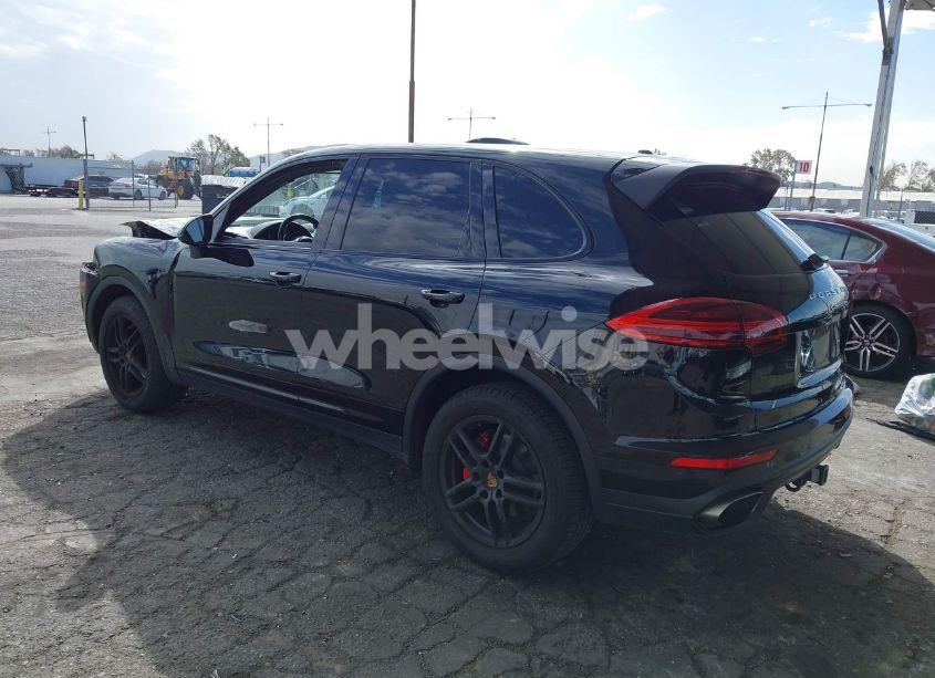 Photo 3 of 2016 Porsche Cayenne N/A (VIN WP1AA2A21GKA13124)