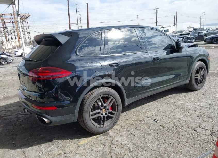 Photo 4 of 2016 Porsche Cayenne N/A (VIN WP1AA2A21GKA13124)