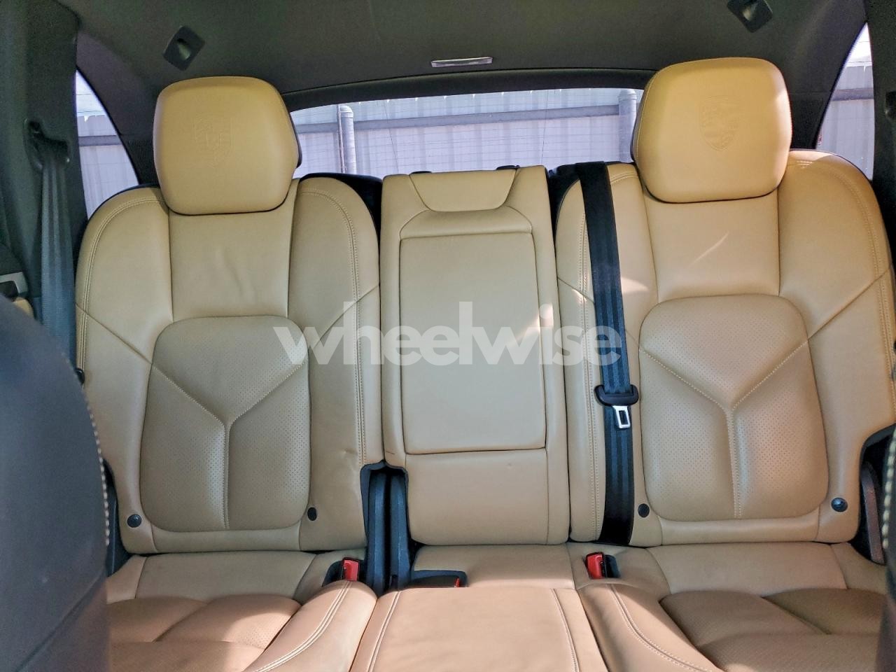 Photo 10 of 2018 PORSCHE CAYENNE (VIN WP1AA2A21JKA06665)