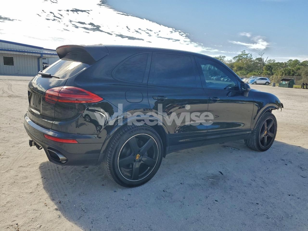 Photo 3 of 2018 PORSCHE CAYENNE (VIN WP1AA2A21JKA06665)