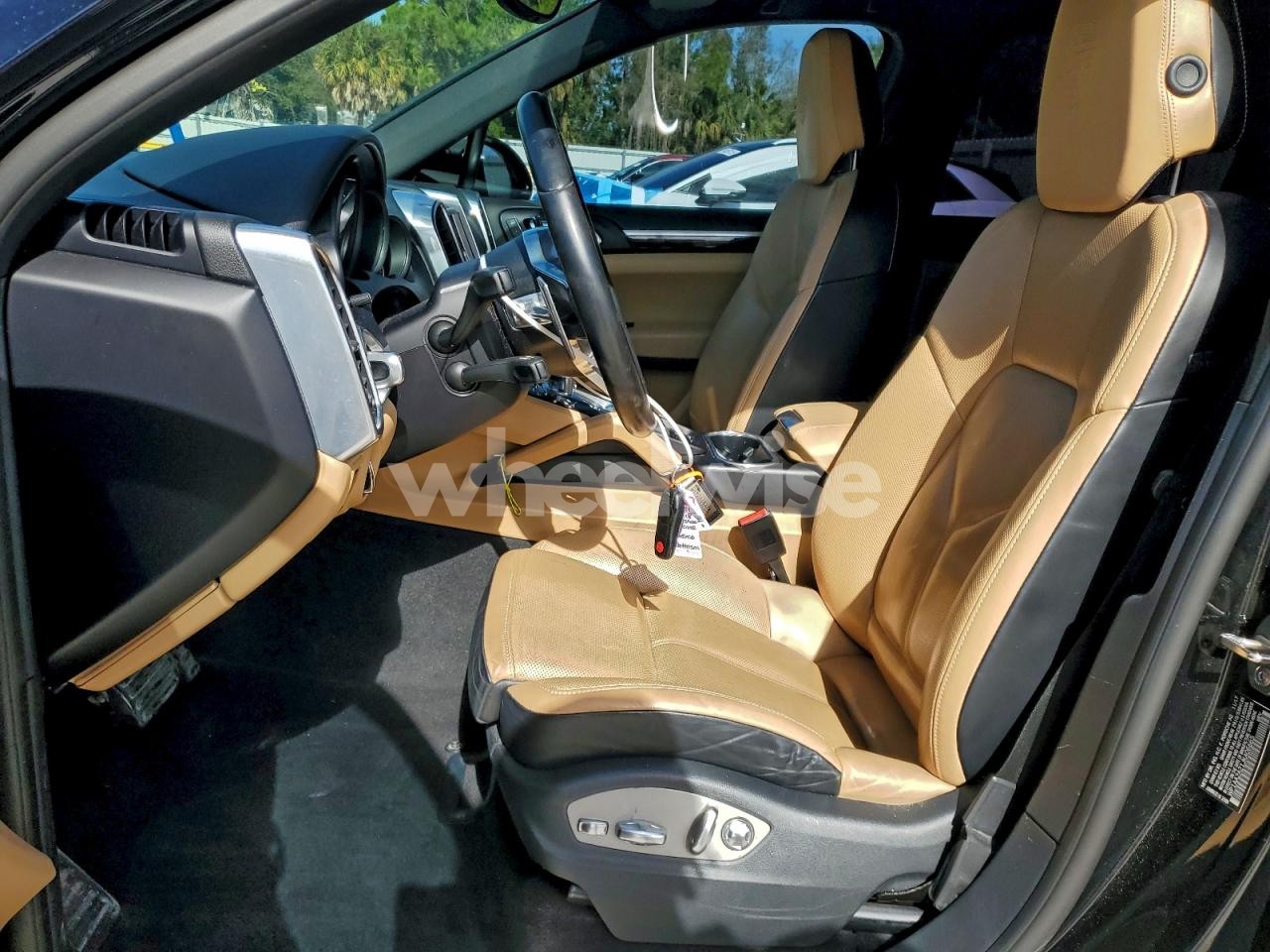 Photo 7 of 2018 PORSCHE CAYENNE (VIN WP1AA2A21JKA06665)