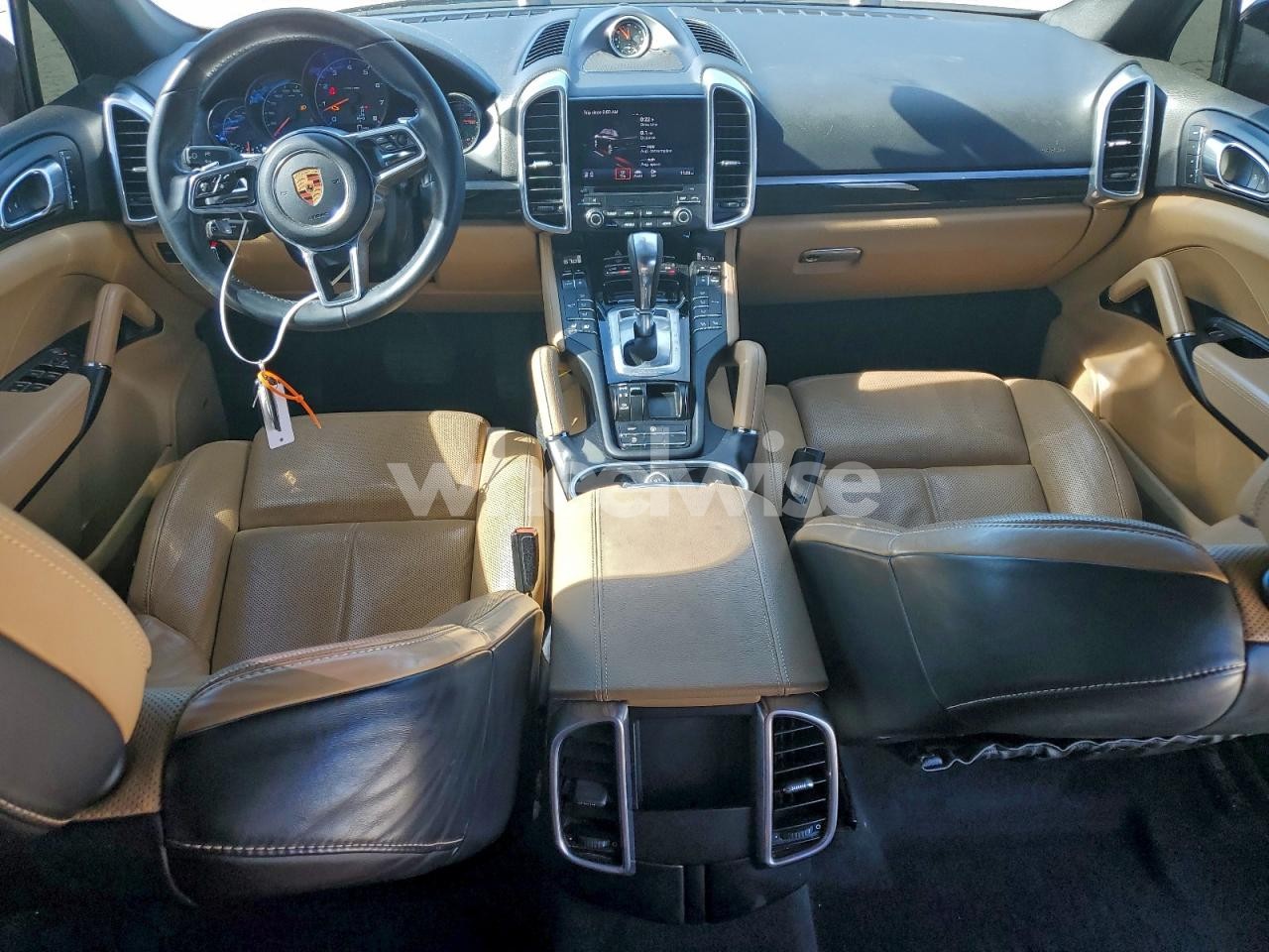 Photo 8 of 2018 PORSCHE CAYENNE (VIN WP1AA2A21JKA06665)