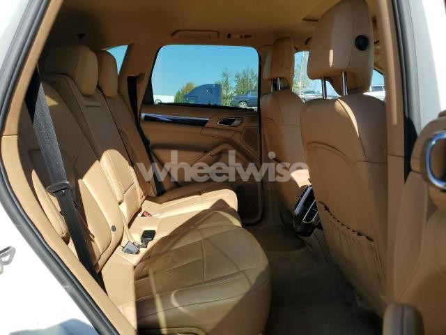 Photo 10 of 2013 PORSCHE CAYENNE N/A (VIN WP1AA2A22DLA00985)