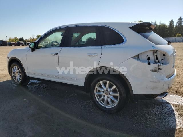 Photo 5 of 2013 PORSCHE CAYENNE N/A (VIN WP1AA2A22DLA00985)