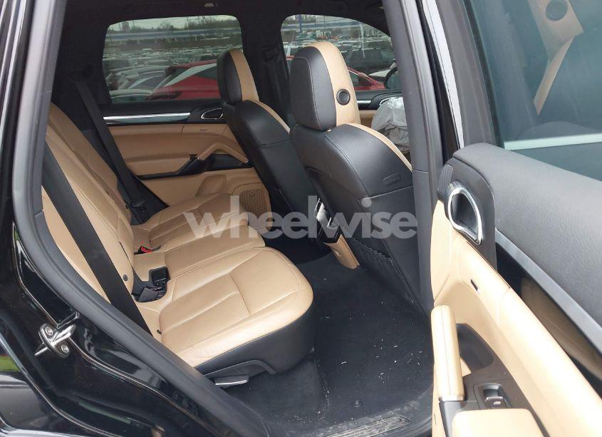 Photo 8 of 2014 Porsche Cayenne PLATINUM EDITION (VIN WP1AA2A22ELA94738)