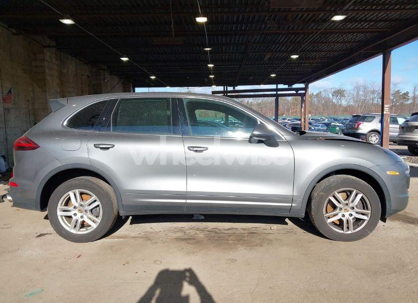 Photo 13 of 2017 Porsche Cayenne N/A (VIN WP1AA2A23HKA82396)