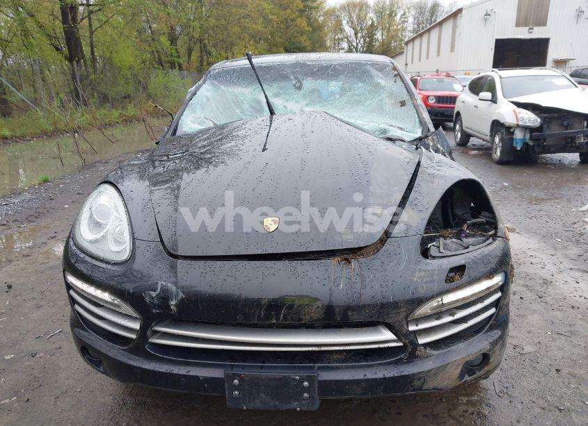 Photo 12 of 2014 Porsche Cayenne PLATINUM EDITION (VIN WP1AA2A24ELA97043)