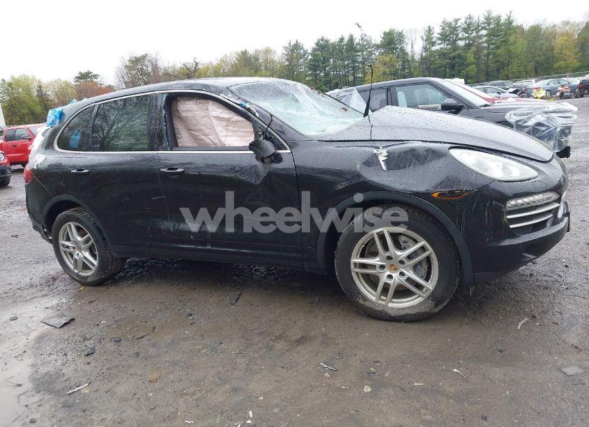 Photo 13 of 2014 Porsche Cayenne PLATINUM EDITION (VIN WP1AA2A24ELA97043)