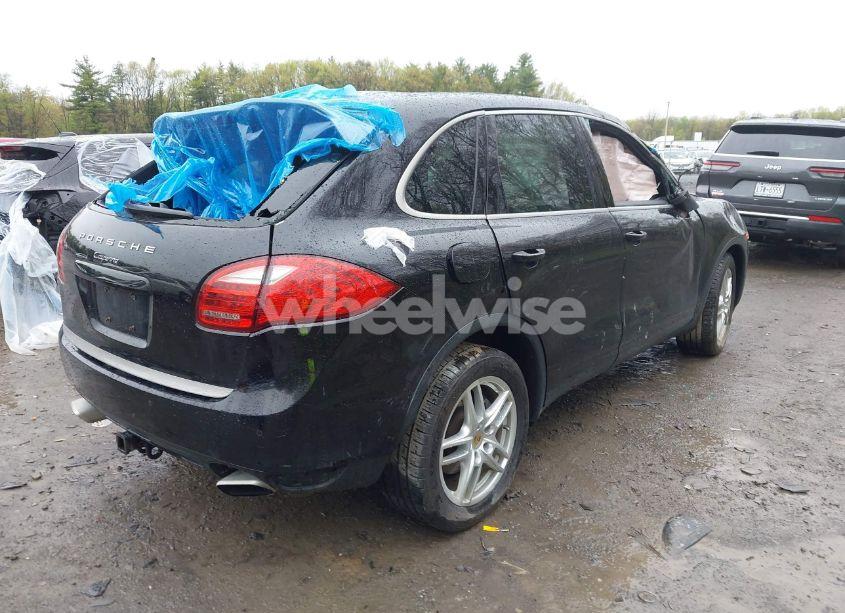 Photo 4 of 2014 Porsche Cayenne PLATINUM EDITION (VIN WP1AA2A24ELA97043)