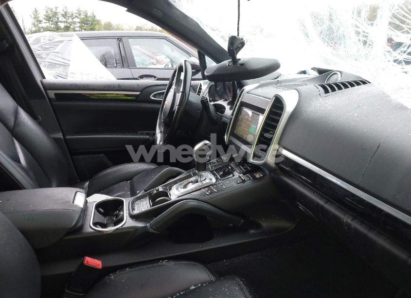 Photo 5 of 2014 Porsche Cayenne PLATINUM EDITION (VIN WP1AA2A24ELA97043)