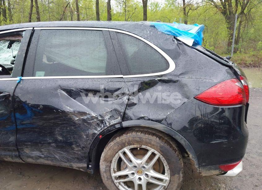 Photo 6 of 2014 Porsche Cayenne PLATINUM EDITION (VIN WP1AA2A24ELA97043)