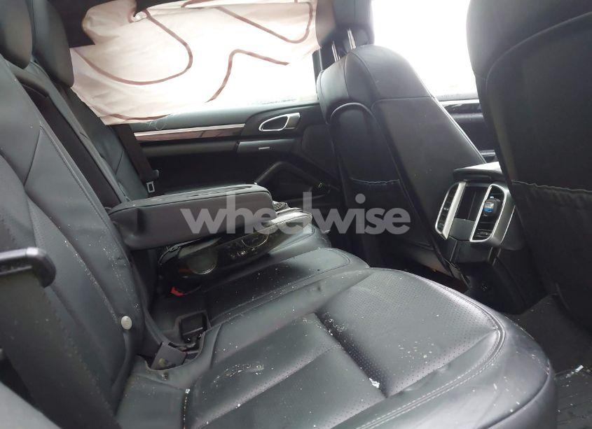 Photo 8 of 2014 Porsche Cayenne PLATINUM EDITION (VIN WP1AA2A24ELA97043)