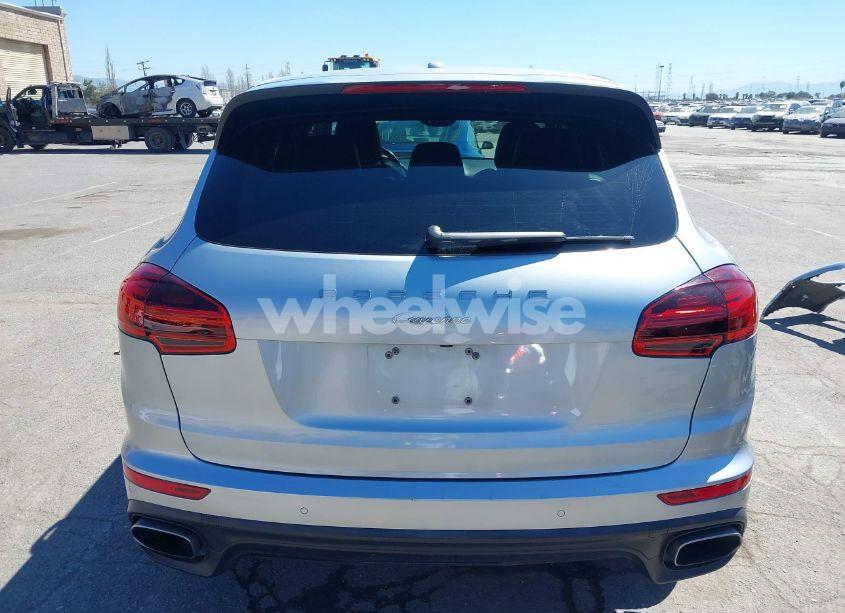 Photo 17 of 2016 Porsche Cayenne N/A (VIN WP1AA2A24GKA36266)