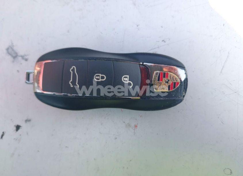 Photo 11 of 2016 Porsche Cayenne N/A (VIN WP1AA2A25GLA09331)