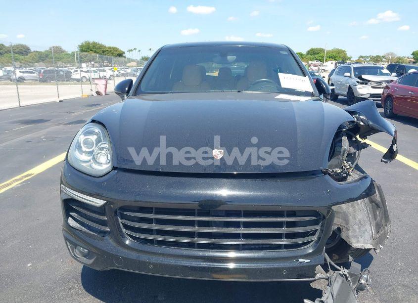 Photo 13 of 2016 Porsche Cayenne N/A (VIN WP1AA2A25GLA09331)