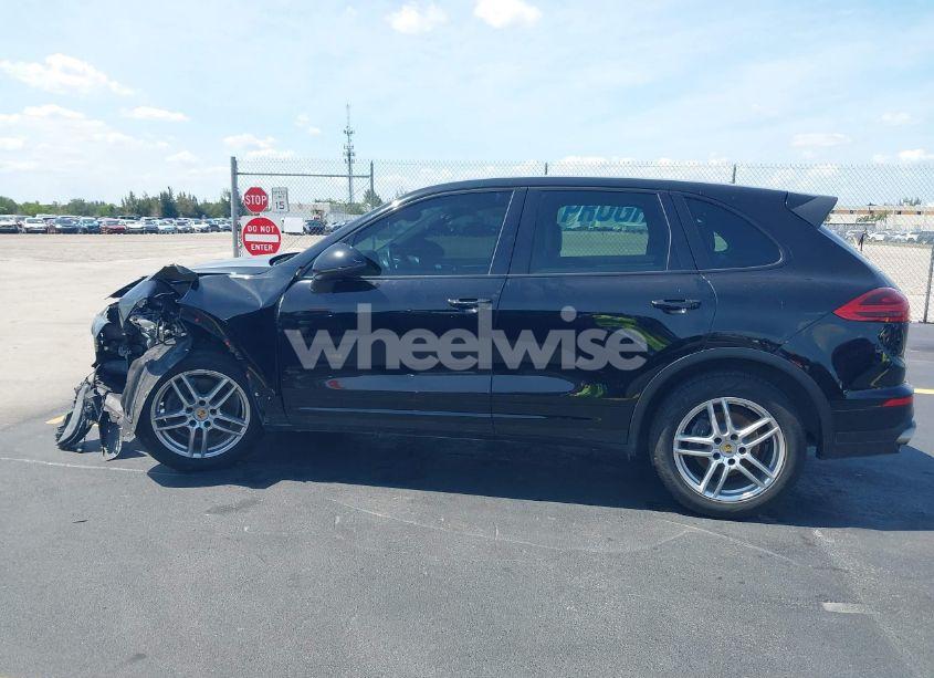 Photo 15 of 2016 Porsche Cayenne N/A (VIN WP1AA2A25GLA09331)
