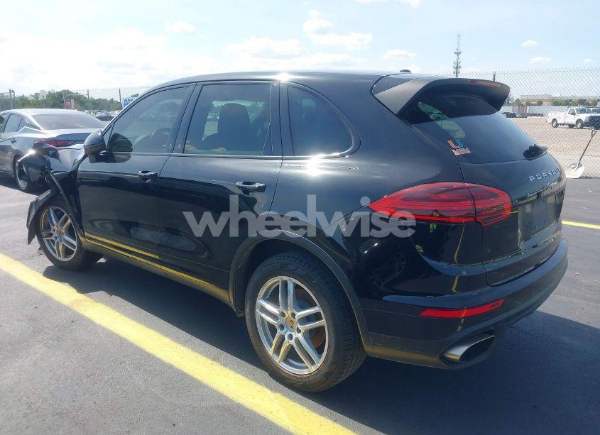 Photo 3 of 2016 Porsche Cayenne N/A (VIN WP1AA2A25GLA09331)