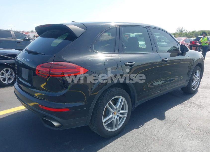 Photo 4 of 2016 Porsche Cayenne N/A (VIN WP1AA2A25GLA09331)