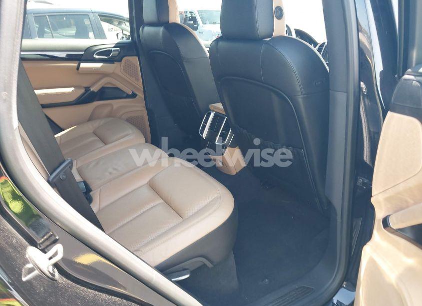 Photo 8 of 2016 Porsche Cayenne N/A (VIN WP1AA2A25GLA09331)