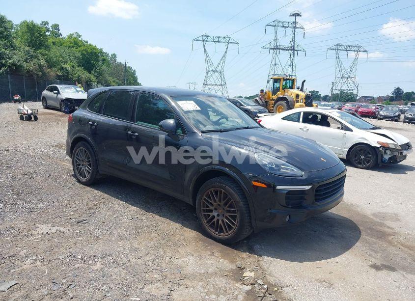 2017 Porsche Cayenne PLATINUM EDITION (VIN WP1AA2A25HKA80374) main photo