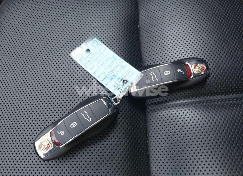 Photo 11 of 2017 Porsche Cayenne PLATINUM EDITION (VIN WP1AA2A25HKA80374)