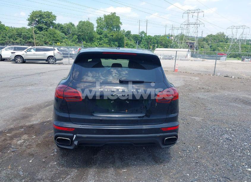 Photo 16 of 2017 Porsche Cayenne PLATINUM EDITION (VIN WP1AA2A25HKA80374)