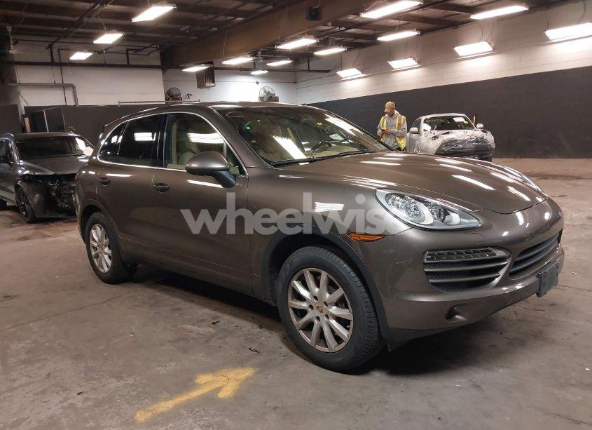 2014 Porsche Cayenne N/A (VIN WP1AA2A26ELA93026) main photo