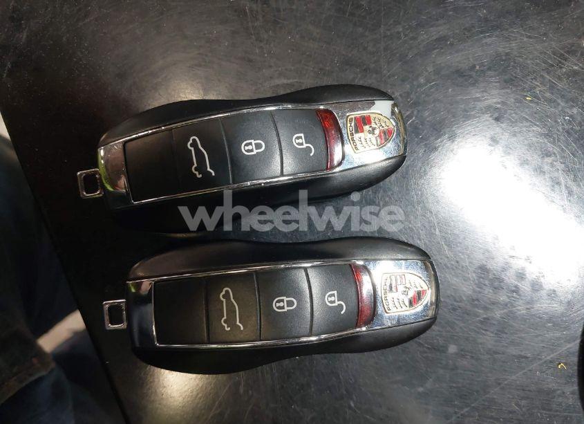 Photo 11 of 2014 Porsche Cayenne N/A (VIN WP1AA2A26ELA93026)