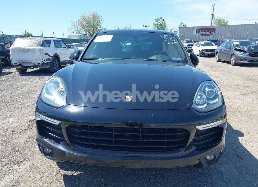 Photo 13 of 2016 Porsche Cayenne N/A (VIN WP1AA2A26GLA09709)