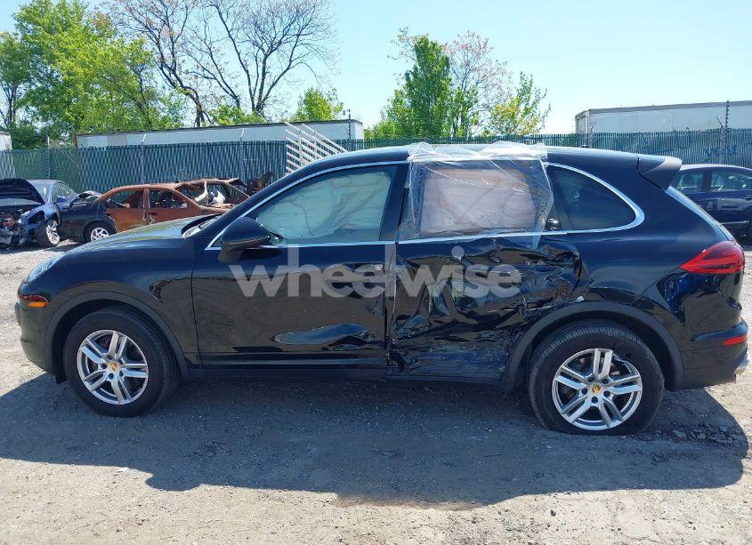 Photo 15 of 2016 Porsche Cayenne N/A (VIN WP1AA2A26GLA09709)