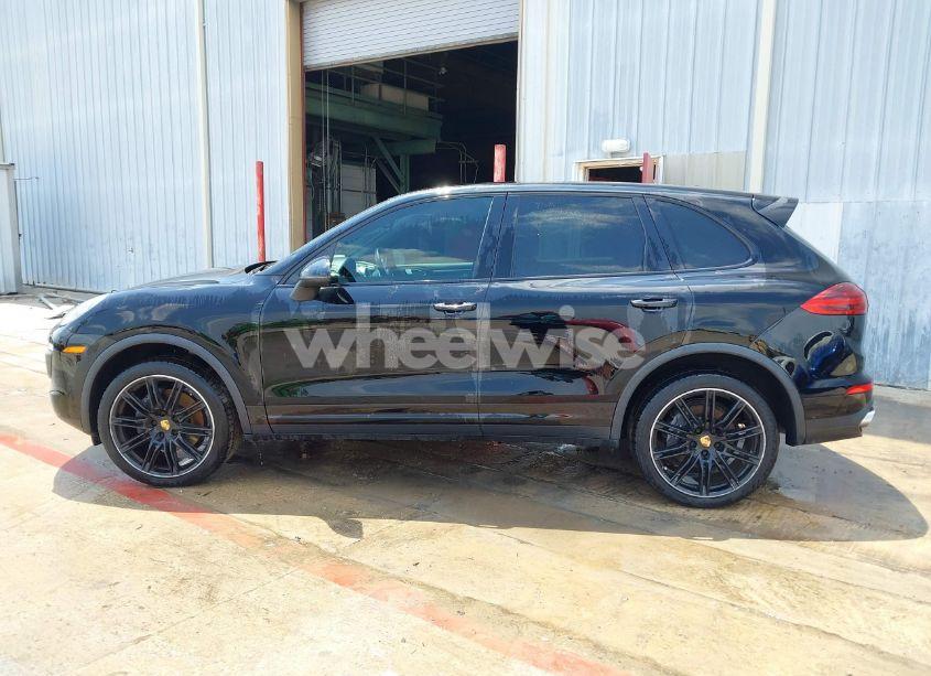 Photo 14 of 2016 Porsche Cayenne N/A (VIN WP1AA2A27GKA14200)