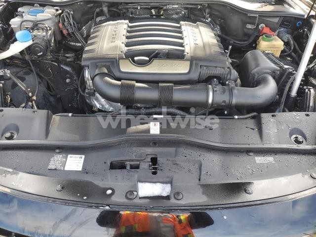 Photo 4 of 2016 PORSCHE CAYENNE N/A (VIN WP1AA2A27GLA11131)