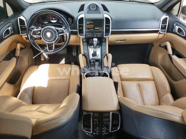 Photo 6 of 2016 PORSCHE CAYENNE N/A (VIN WP1AA2A27GLA11131)