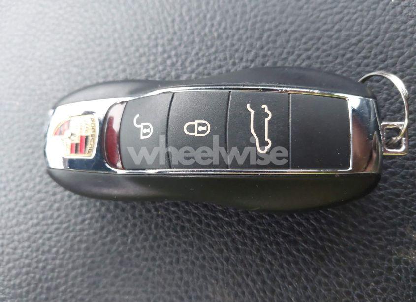 Photo 11 of 2014 Porsche Cayenne PLATINUM EDITION (VIN WP1AA2A28ELA93500)