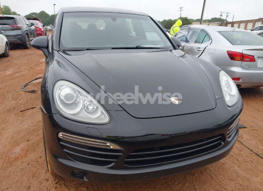 Photo 13 of 2014 Porsche Cayenne PLATINUM EDITION (VIN WP1AA2A28ELA93500)