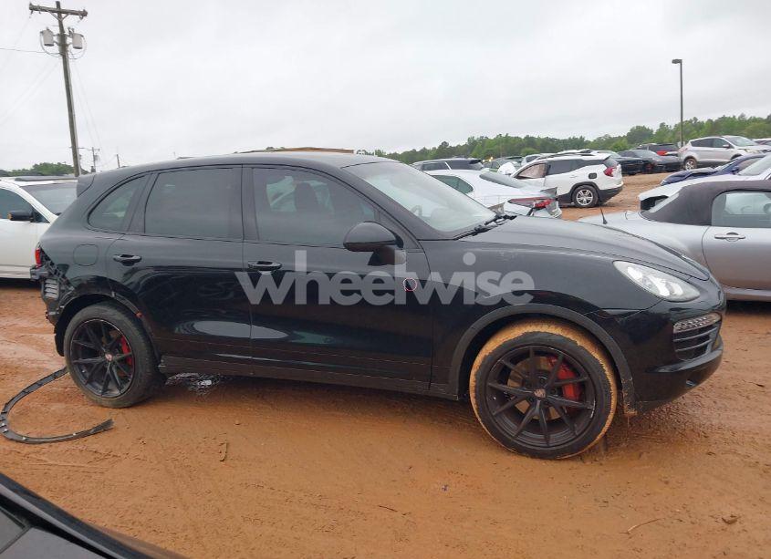 Photo 14 of 2014 Porsche Cayenne PLATINUM EDITION (VIN WP1AA2A28ELA93500)