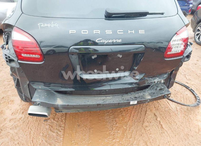 Photo 18 of 2014 Porsche Cayenne PLATINUM EDITION (VIN WP1AA2A28ELA93500)