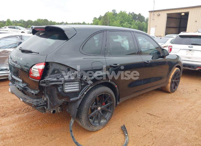 Photo 4 of 2014 Porsche Cayenne PLATINUM EDITION (VIN WP1AA2A28ELA93500)