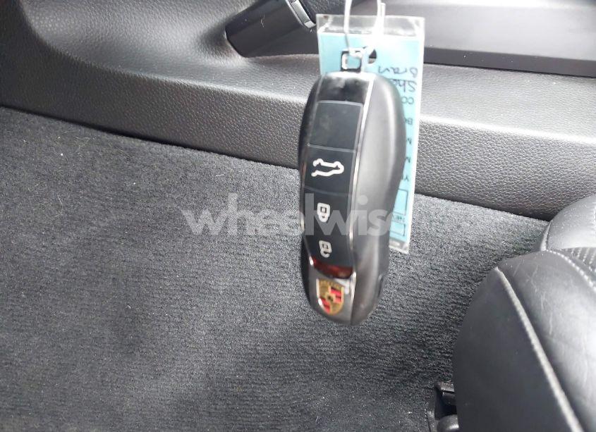 Photo 11 of 2016 Porsche Cayenne N/A (VIN WP1AA2A28GLA10621)