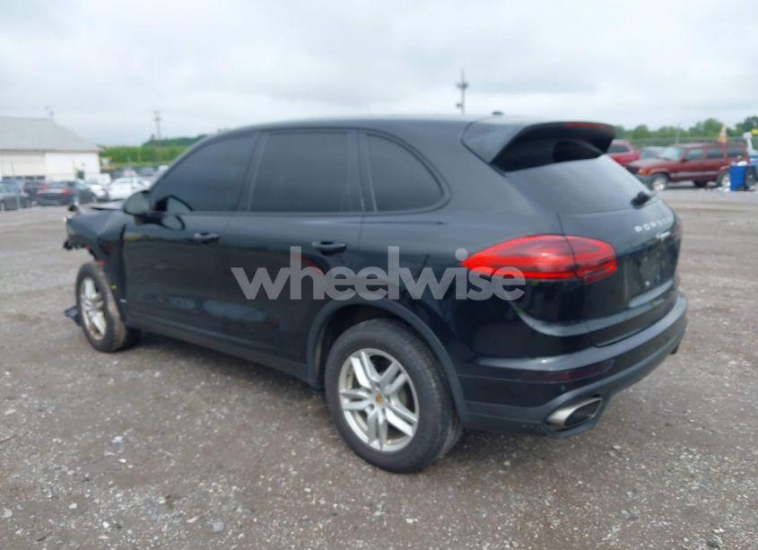 Photo 3 of 2016 Porsche Cayenne N/A (VIN WP1AA2A28GLA10621)