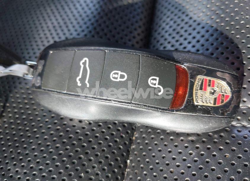 Photo 11 of 2017 Porsche Cayenne PLATINUM EDITION (VIN WP1AA2A28HKA86217)