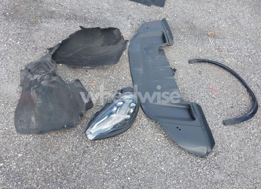 Photo 12 of 2017 Porsche Cayenne PLATINUM EDITION (VIN WP1AA2A28HKA86217)