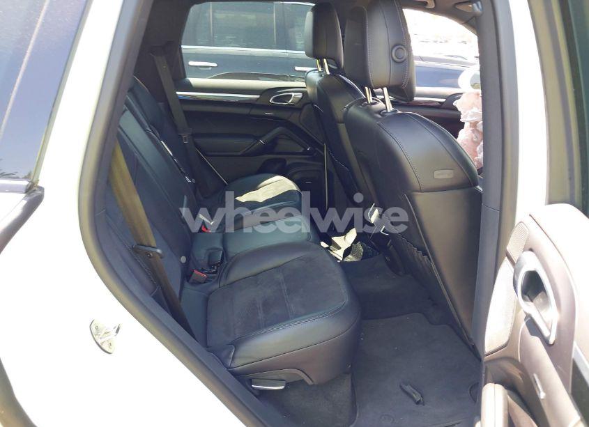 Photo 8 of 2018 Porsche Cayenne PLATINUM EDITION (VIN WP1AA2A28JKA02807)