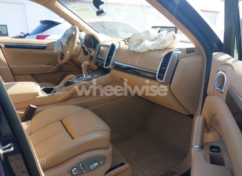 Photo 5 of 2013 Porsche Cayenne N/A (VIN WP1AA2A2XDLA05934)