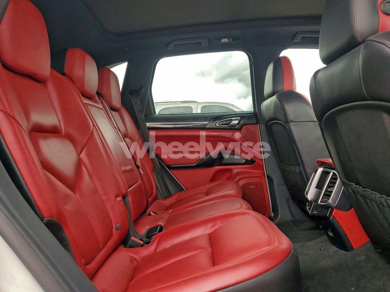 Photo 11 of 2018 PORSCHE CAYENNE (VIN WP1AA2A2XJKA02968)