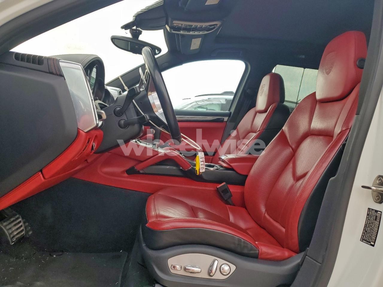 Photo 7 of 2018 PORSCHE CAYENNE (VIN WP1AA2A2XJKA02968)