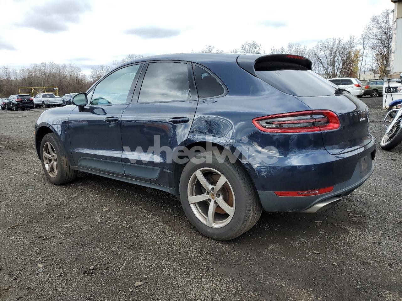 Photo 2 of 2017 PORSCHE MACAN (VIN WP1AA2A50HLB80791)