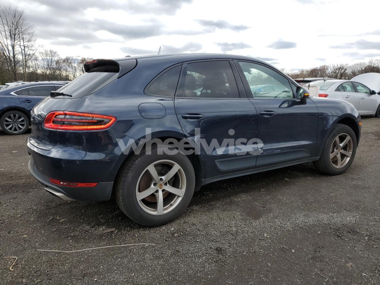 Photo 3 of 2017 PORSCHE MACAN (VIN WP1AA2A50HLB80791)