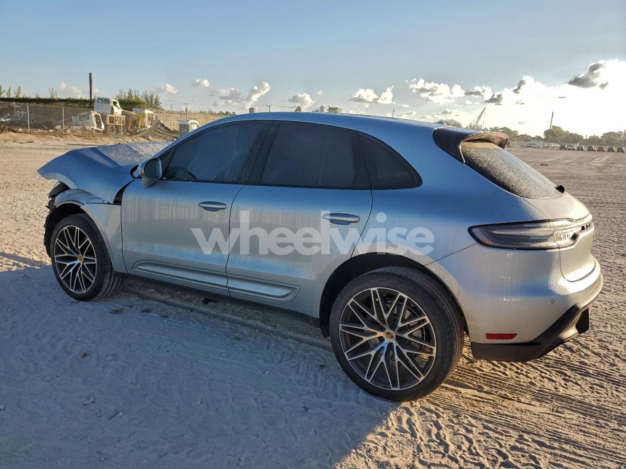 Photo 2 of 2023 PORSCHE MACAN BASE (VIN WP1AA2A50PLB02543)